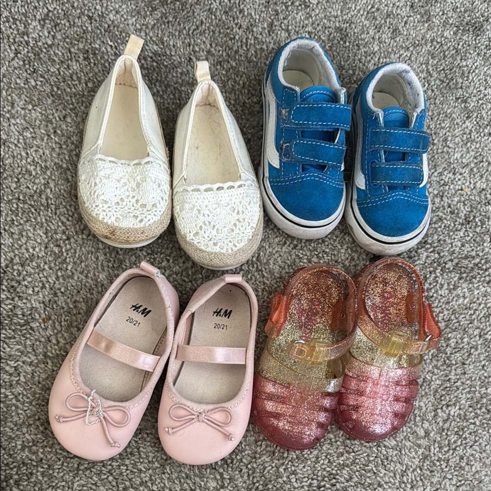 Bundle of Baby Shoes size 5-5.5 - Picture 1 of 6